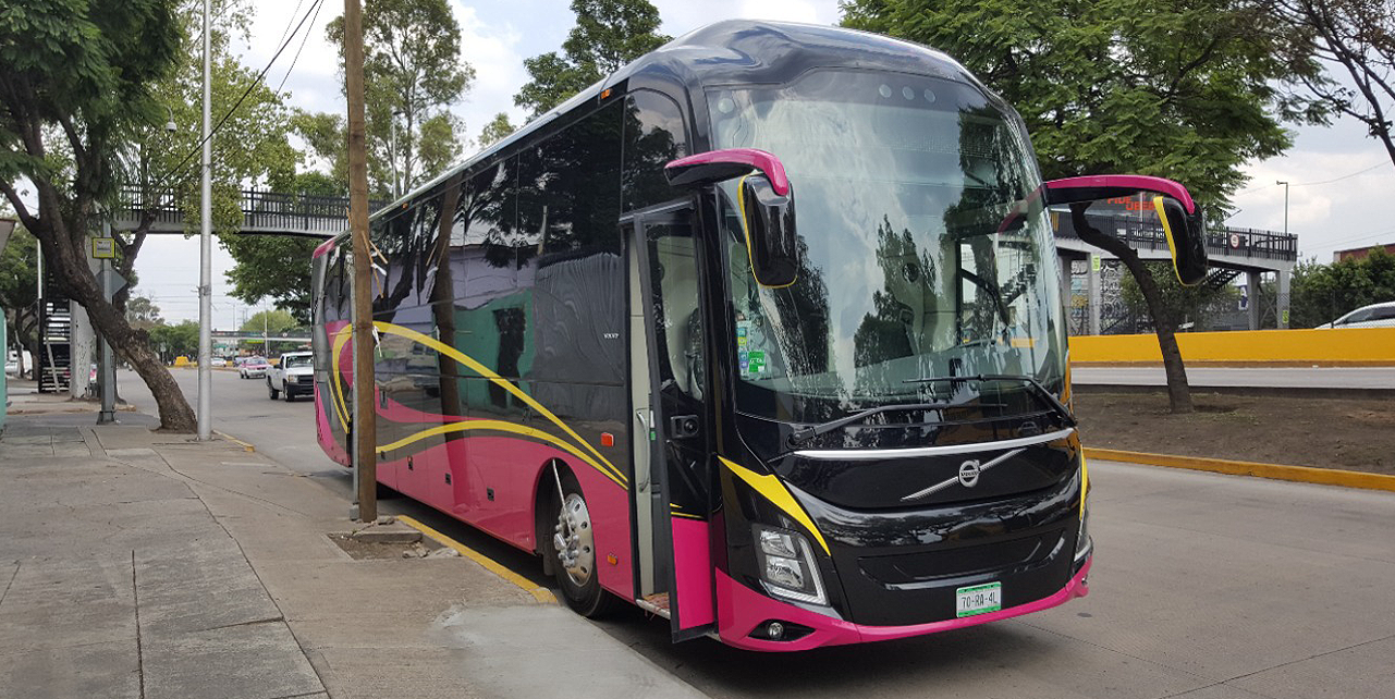 Coach Touring Bus 44 Pax