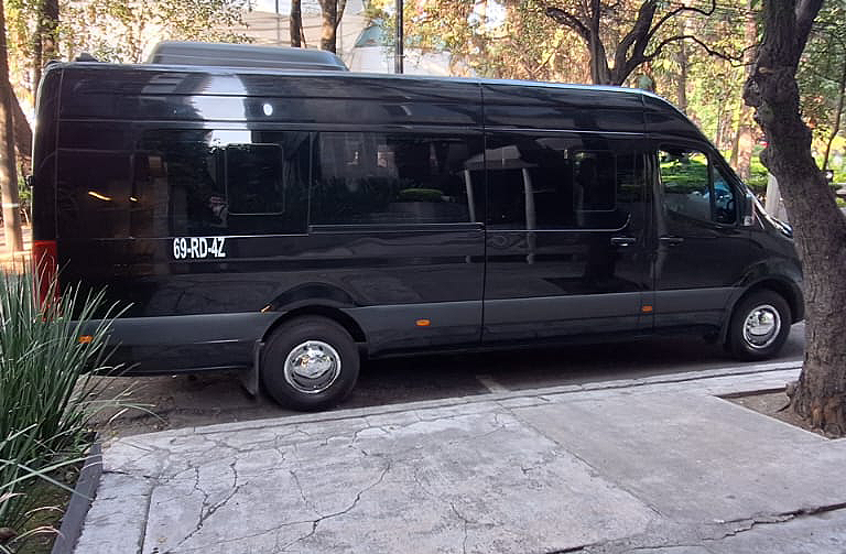 Executive Sprinter Polanco