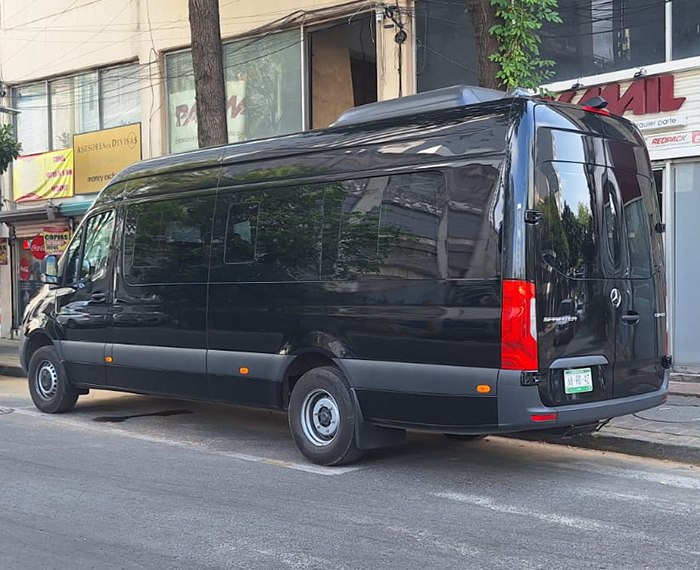 Executive Sprinter Black