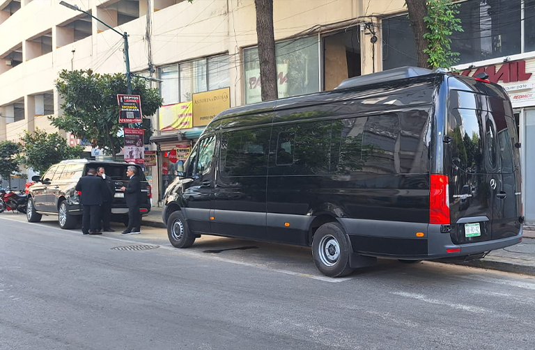 Executive Sprinter Black