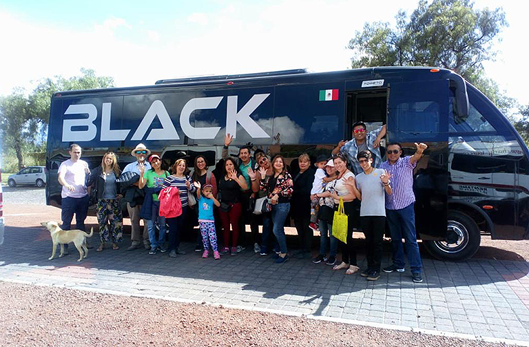 Executive Black Bus 29 Pax