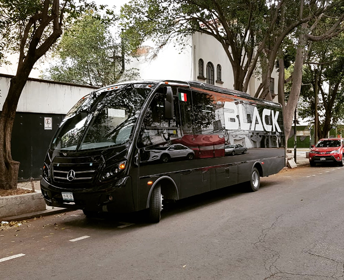 Executive Black Bus Polanco