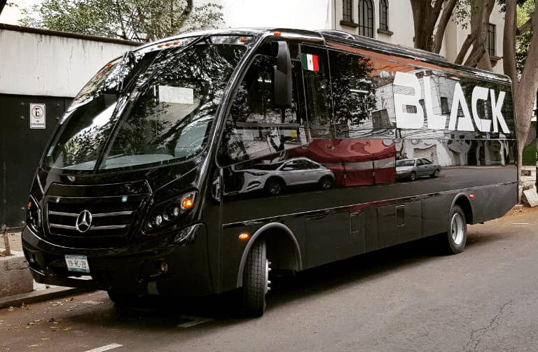 Executive Black Bus Polanco