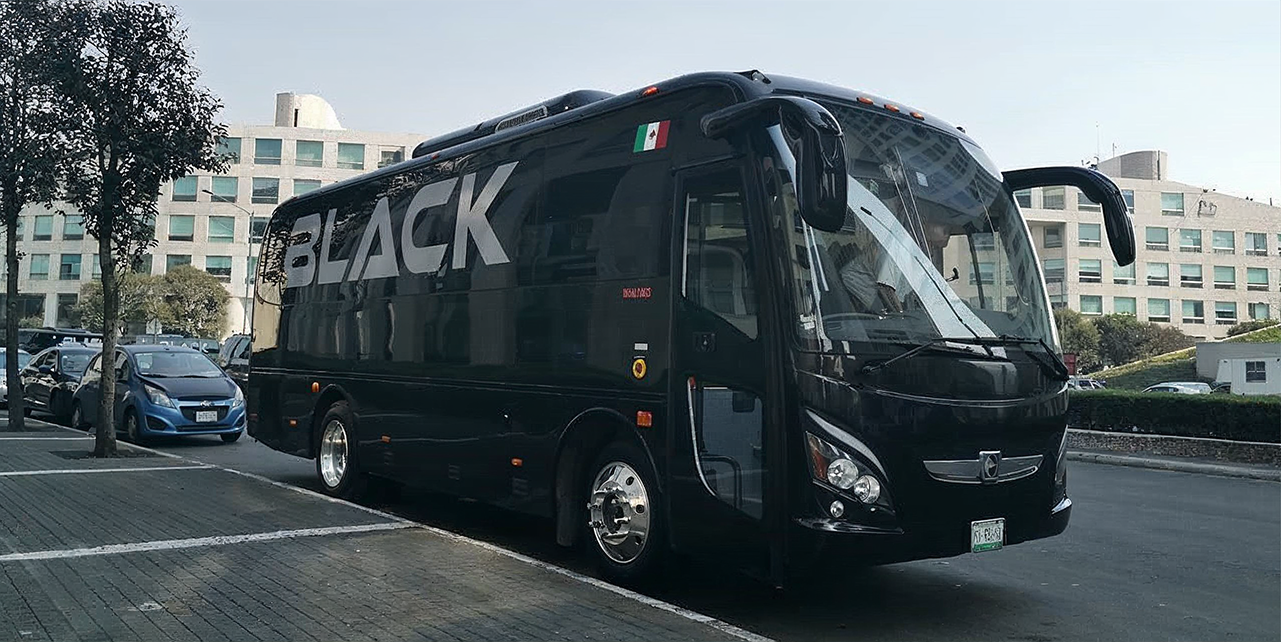 Executive Black Bus 29 Pax