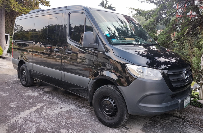 Jet Sprinter Black 7 Pax