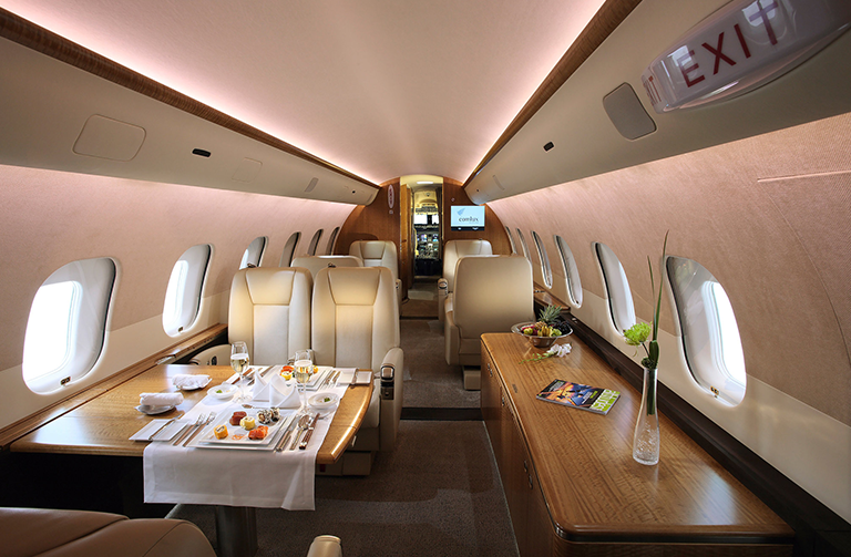 Private Jets Hawker 650 - 800