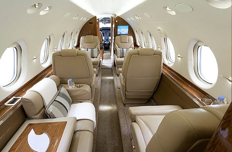 Private Jets Hawker 650 - 800