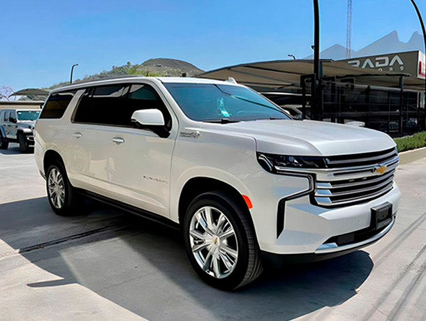 Chevrolet Suburban White