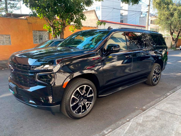 Chevrolet Suburban RST